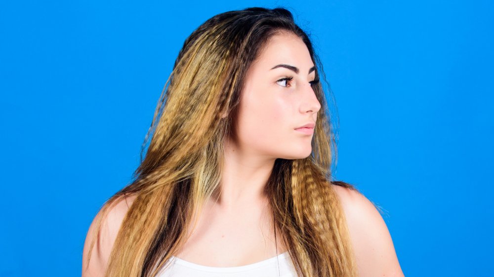 how to crimp hair with straightener