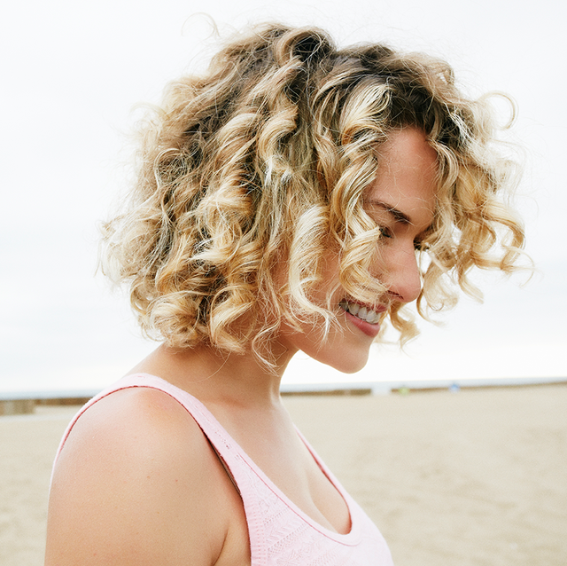 how to curl short hair with a  straightener for beginners